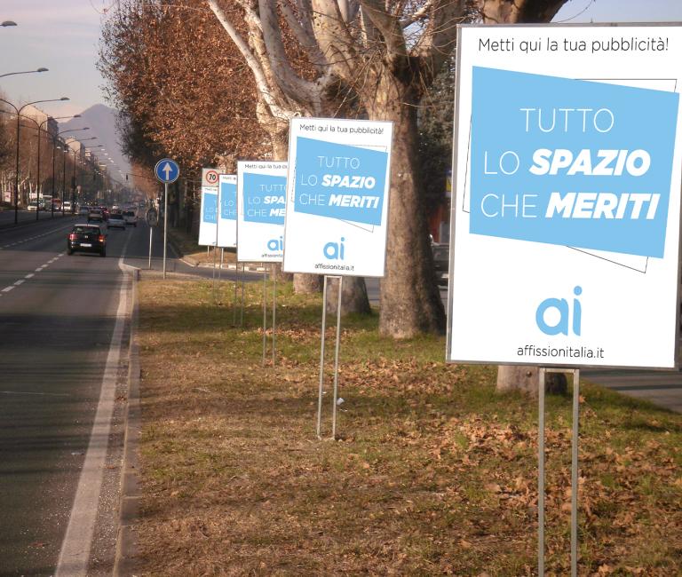 Affissioni Italia - Gonfaloni - Cavalletti