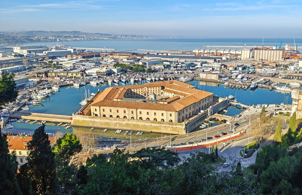 Affissionitalia - Ancona e Marche